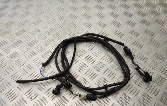 Volvo XC70 Windshield washer spray nozzle 30796027
