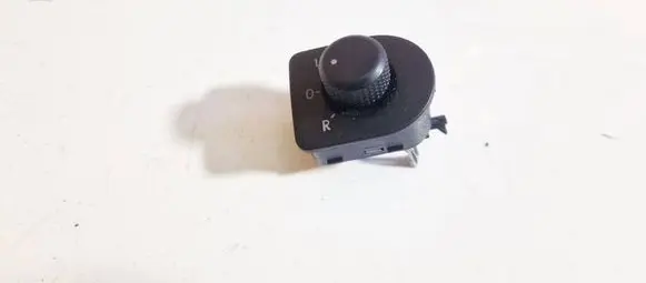 Wing mirror switch