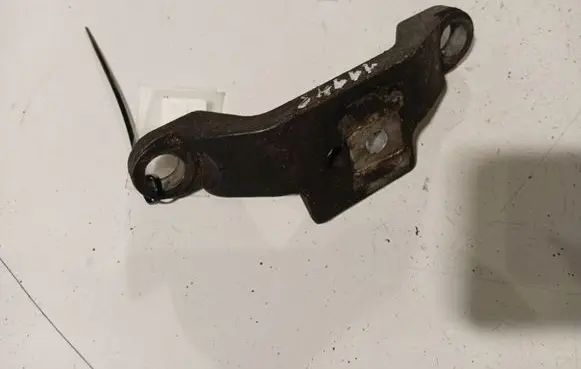 Ford S-MAX Engine mounting bracket 
