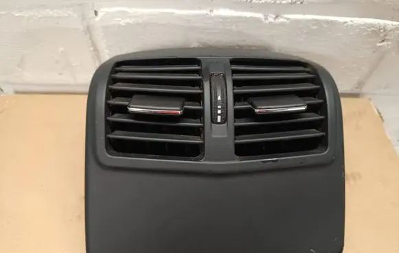 Mercedes-Benz E W212 Rear air vent grill A2128300454