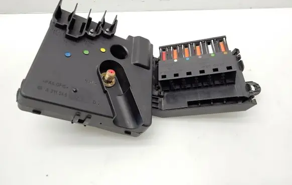 Mercedes-Benz CLS C219 Fuse box set A2115461241 013948371 013948381
