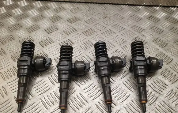 Seat Alhambra (Mk1) Fuel injectors set 045130073T
