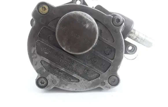 Mercedes-Benz E W211 Vacuum pump A6422300165