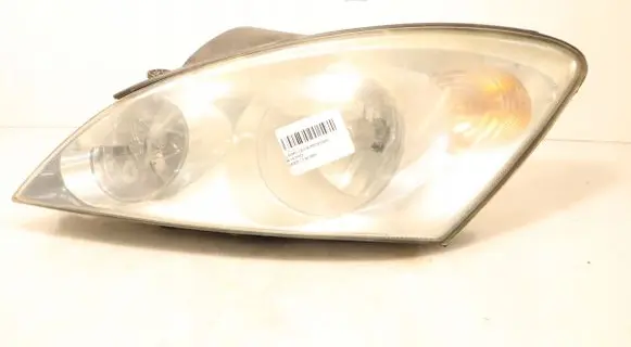 KIA Ceed Headlight/headlamp 92101-1H000