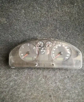 Volkswagen Transporter - Caravelle T5 Speedometer (instrument cluster) 88311346