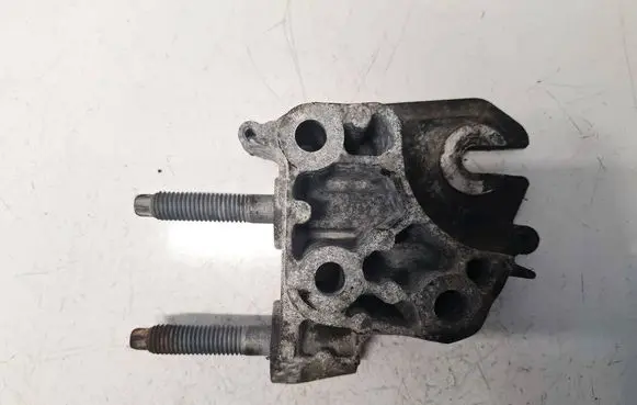 Peugeot 206 Engine mounting bracket 6M516030
