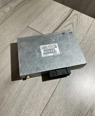 Audi A4 S4 B7 8E 8H Bluetooth control unit module 8P0862335C