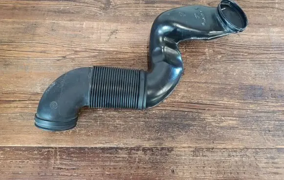 BMW 3 E46 Air intake duct part 1706642 1432465