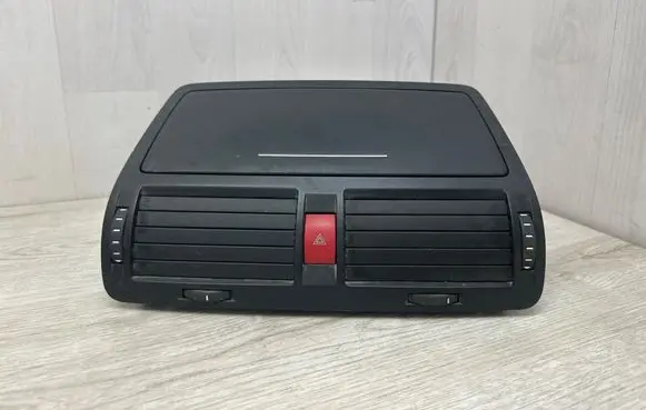 Skoda Octavia Mk2 (1Z) Dash center air vent grill 1Z0820951 4904