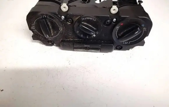 Volkswagen Caddy Climate control unit