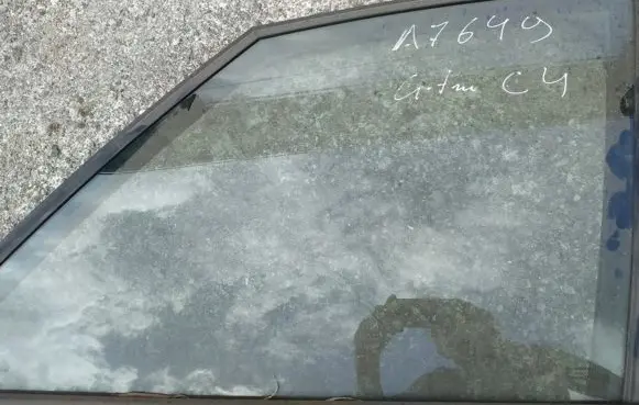 Citroen C4 I Picasso Front door window glass four-door