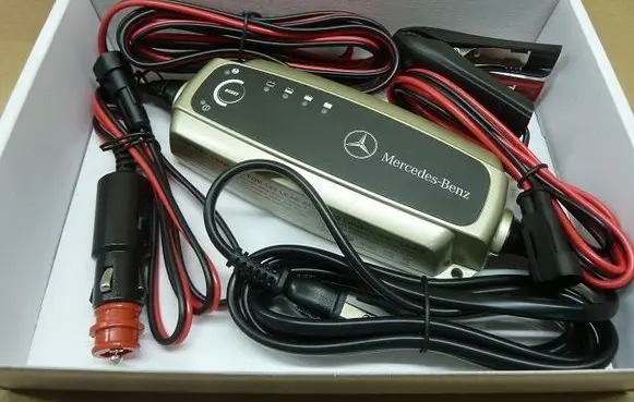 Mercedes-Benz E W212 Battery charger (optional) A0009824803