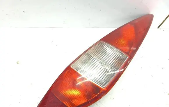 Ford Mondeo Mk III Rear/tail lights 1S7113404C