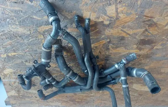 Volkswagen Transporter - Caravelle T6 Engine coolant pipe/hose 7E0122058D 7E0122291A 7E0121096AB