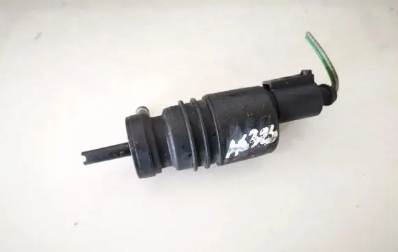Skoda Octavia Mk1 (1U) Windscreen/windshield washer pump
