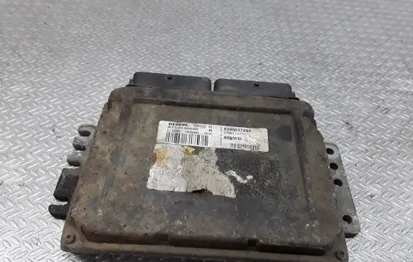 Renault Scenic I Engine control unit/module S110030056 8200047494