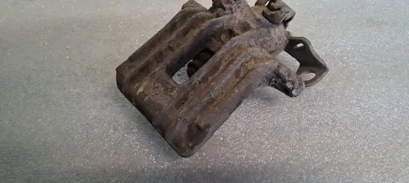 Volkswagen Golf IV Rear brake caliper