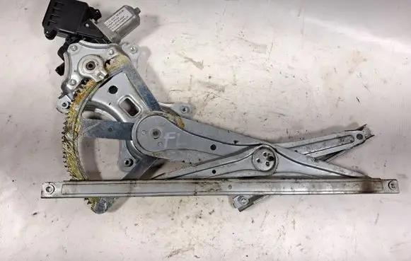 Toyota Corolla Verso AR10 Front door window regulator with motor 698200F010 17122007