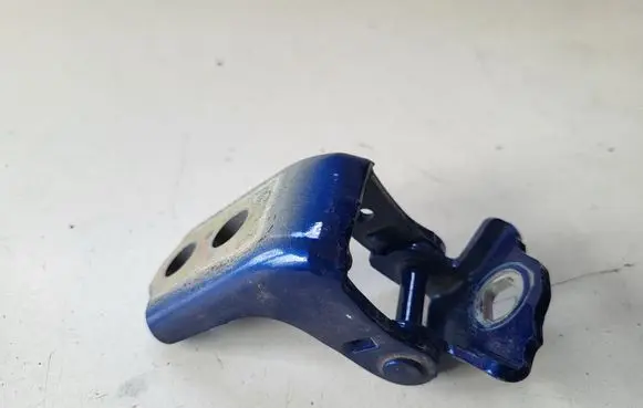 Renault Clio V Rear door lower hinge