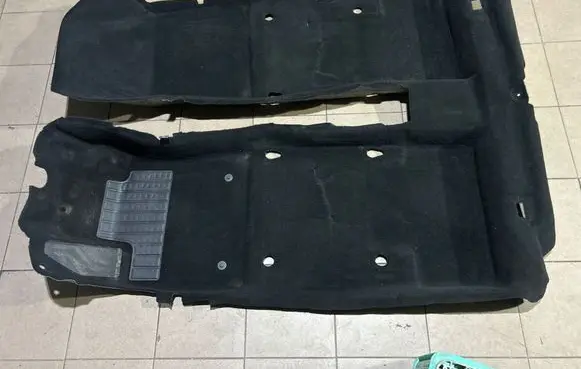 Renault Megane IV Interior carpet 749022609R