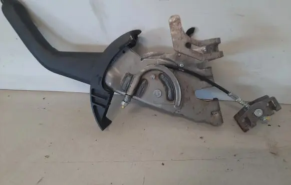 Hyundai ix20 Handbrake/parking brake lever assembly