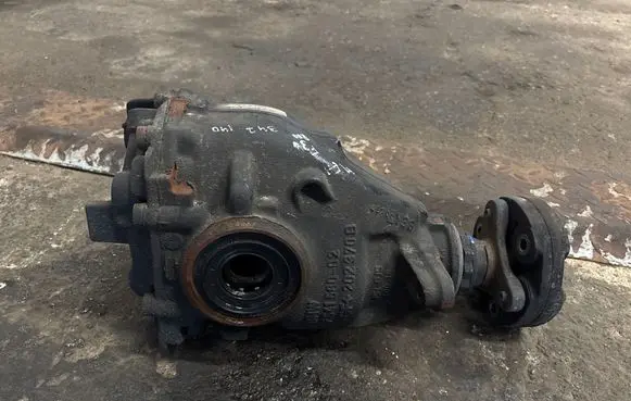 BMW 3 F30 F35 F31 Rear differential 7603748 EA5764315