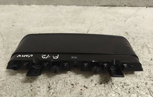 Nissan Primera Third/center stoplight 270277