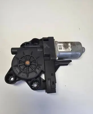 Volvo V70 Front door window regulator motor 970713101