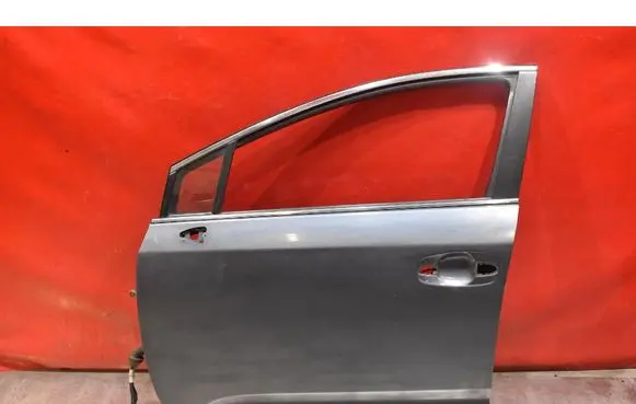 Toyota Avensis Verso Front door 