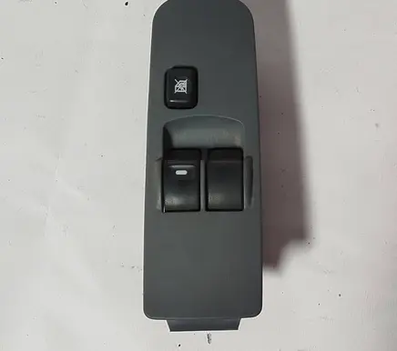 Mitsubishi Colt Electric window control switch 8608A076 1135D1 C8DD524M