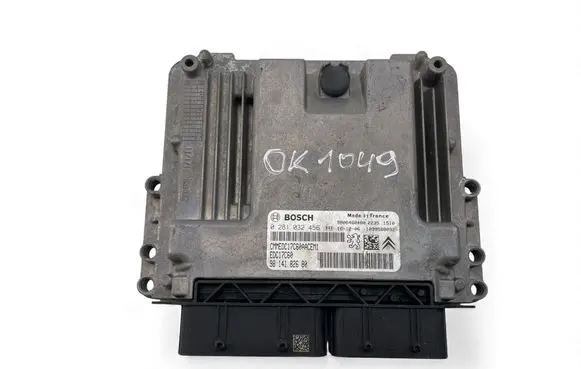 Peugeot 208 Engine control unit/module ECU 9814182680 0281032456