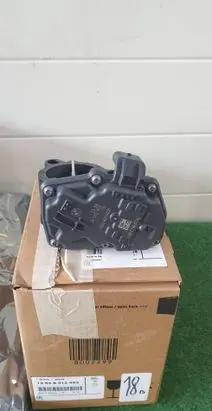 BMW 1 F20 F21 Throttle valve 8512452