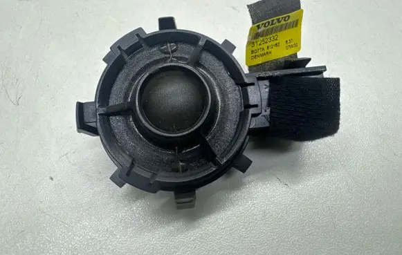 Volvo S80 High frequency speaker in the rear doors 31252332