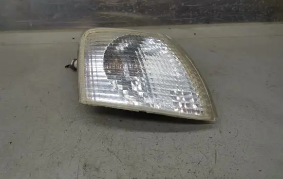 Volkswagen PASSAT B5 Front indicator light 185103B