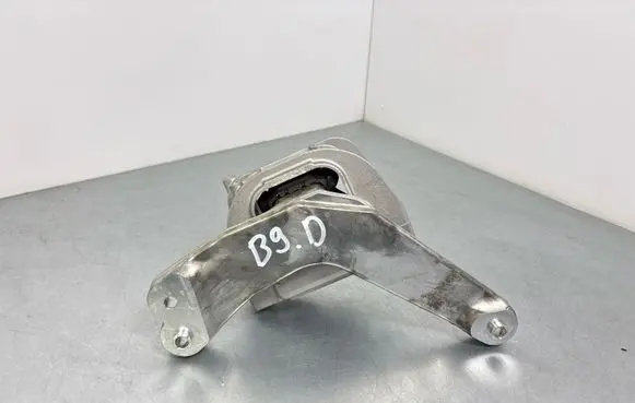 Volkswagen PASSAT B9 Engine mount bracket 5QS199262B