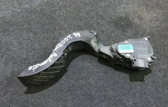 Audi A6 S6 C5 4B Accelerator throttle pedal 8D1721523F 6PV008376-02