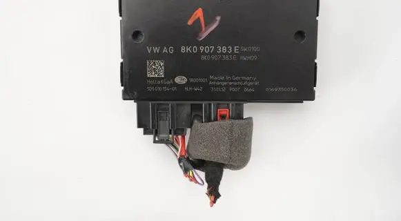 Audi A4 S4 B8 8K Tow bar trailer control unit/module 8K0907383E
