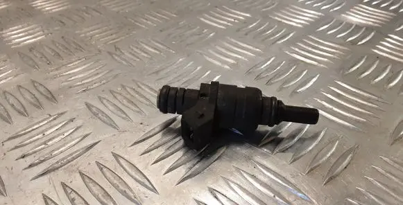 BMW 5 E39 Fuel injector 1427240
