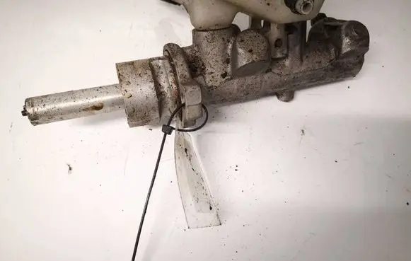 Citroen C4 I Master brake cylinder 