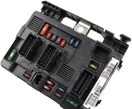 Citroen C4 I Fuse module 9643498980 T118470002E BSMB2