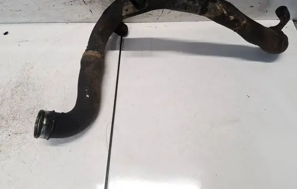Volkswagen PASSAT B6 Intercooler hose/pipe 