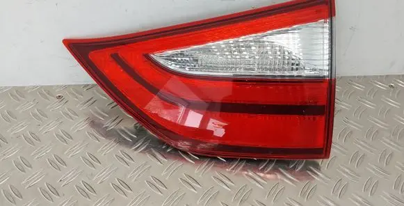 Toyota Sienna XL30 III Tailgate rear/tail lights