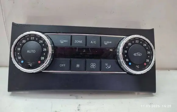 Mercedes-Benz C W204 Climate control unit A2049003803