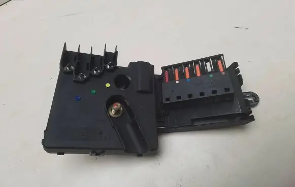 Mercedes-Benz E W211 Fuse module 2115461141