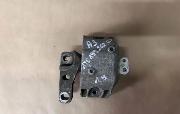 Volkswagen Golf IV Engine mount bracket 1J0199262