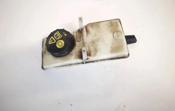 Brake fluid reservoir