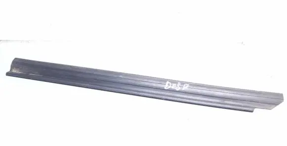 Volkswagen PASSAT B2 Front sill trim cover