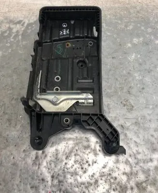 Volkswagen Touran III Battery box tray 5QF915321CBILI 5QF915321C 5QF915325B