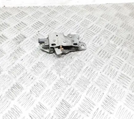 Loading door lock