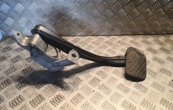 Mercedes-Benz E W211 Brake pedal 2112900719 A2112900719